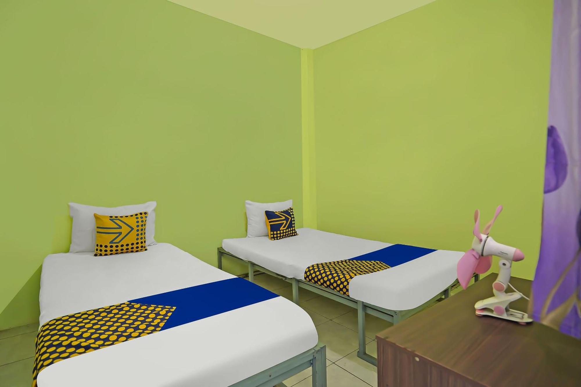 Oyo Life 92474 Penginapan Rusunawa II Malang Extérieur photo