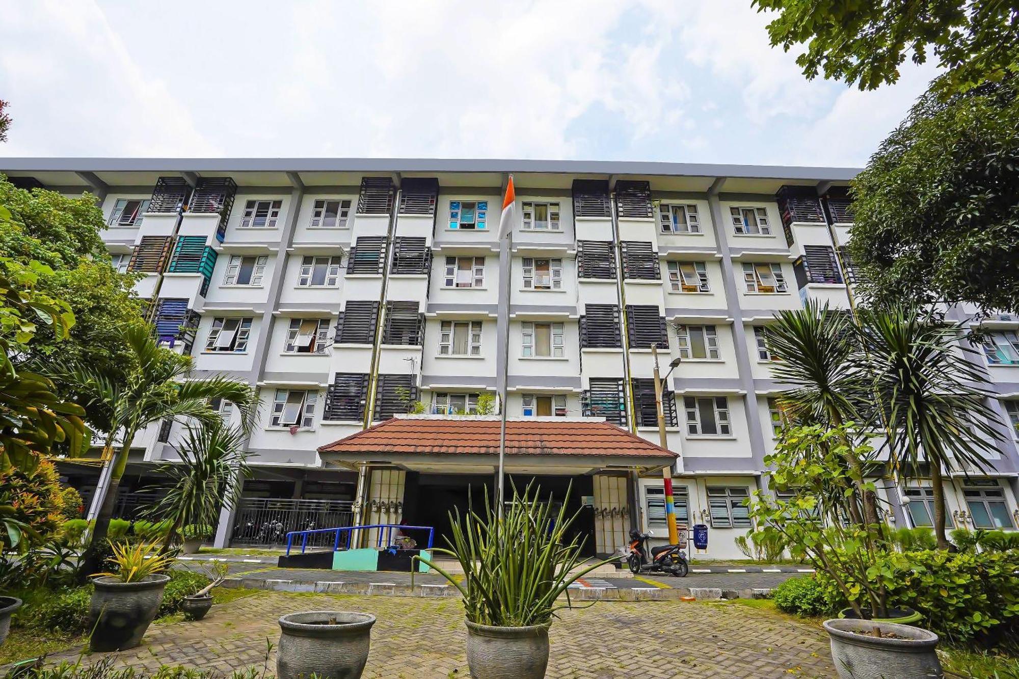 Oyo Life 92474 Penginapan Rusunawa II Malang Extérieur photo