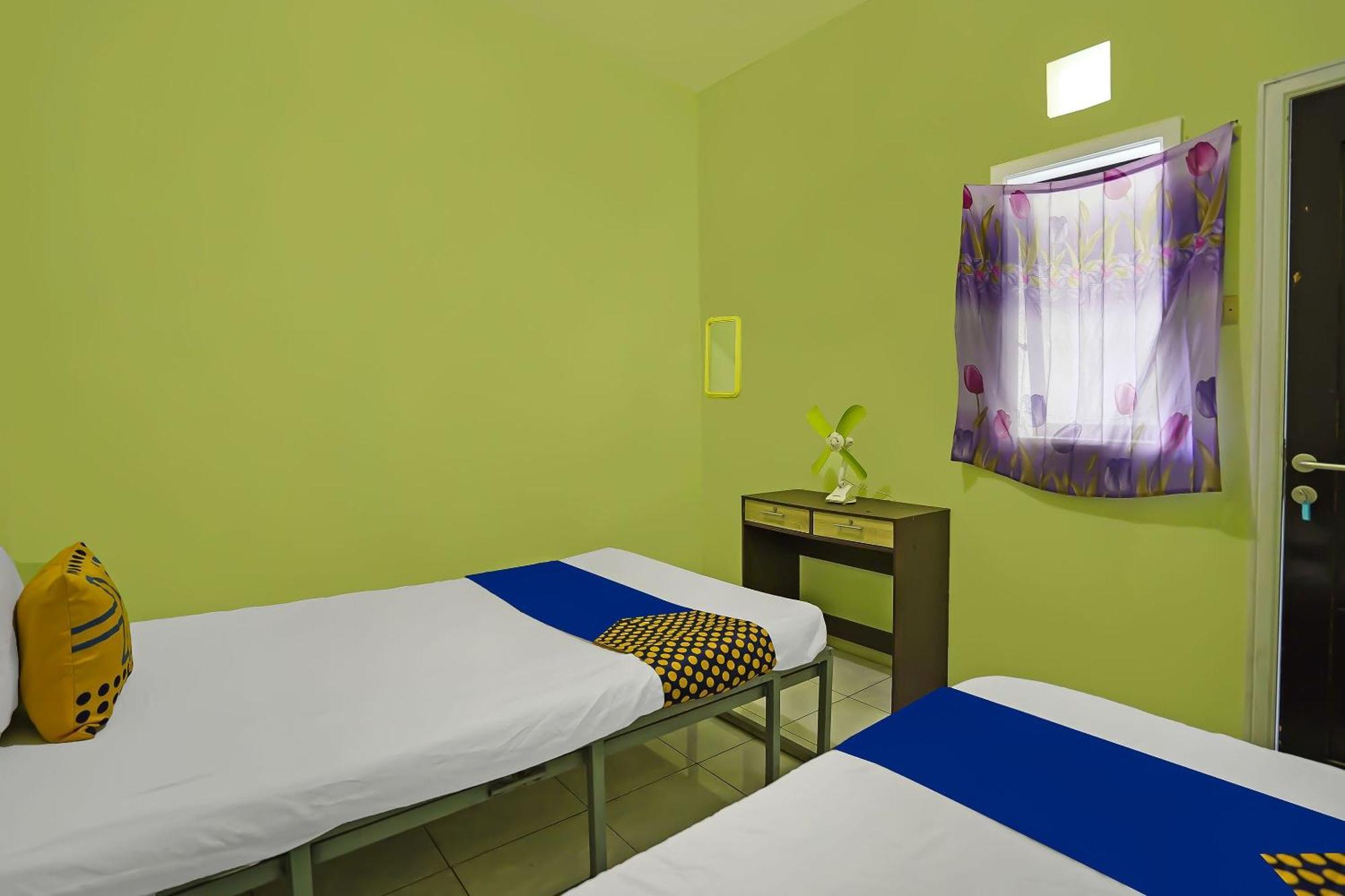 Oyo Life 92474 Penginapan Rusunawa II Malang Extérieur photo